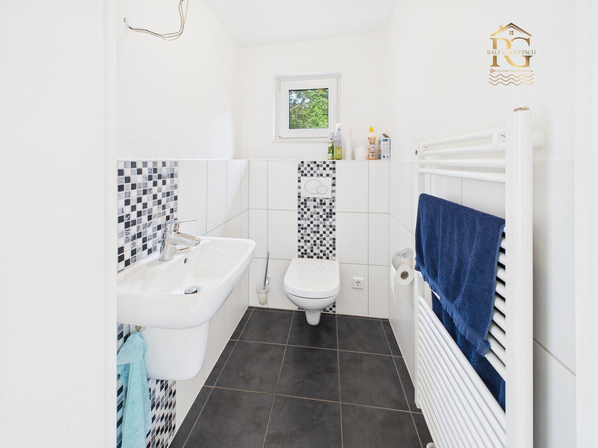 TOP Angebot ! EFH  oder Generationshaus saniert an der Nordseeküste ! 8 Zimmer/gewerbliche Nutzung möglich!